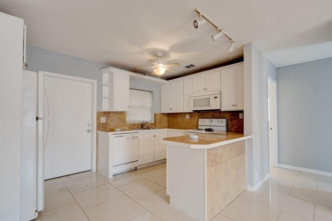 Building Photo - 311 De Carie St