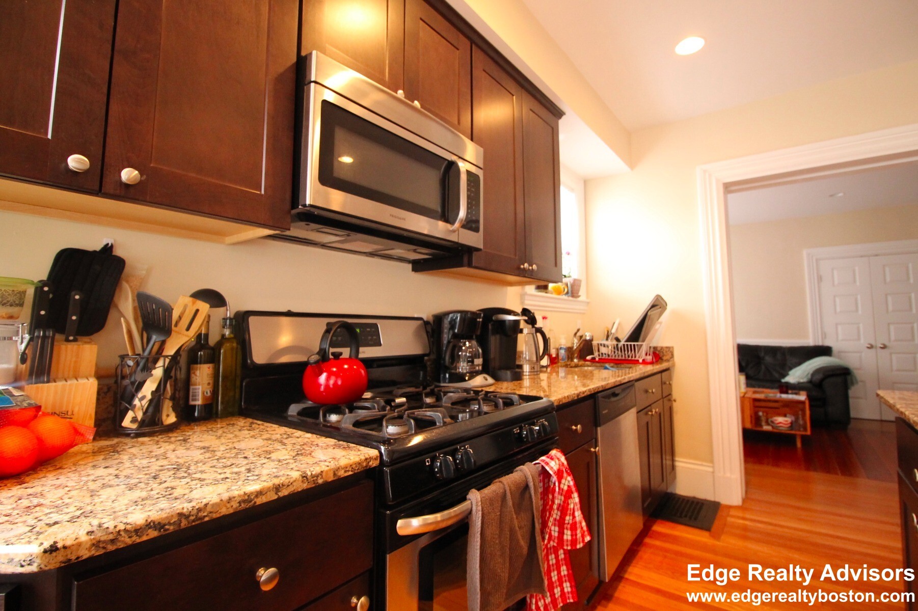 Building Photo - 66 Montcalm Ave