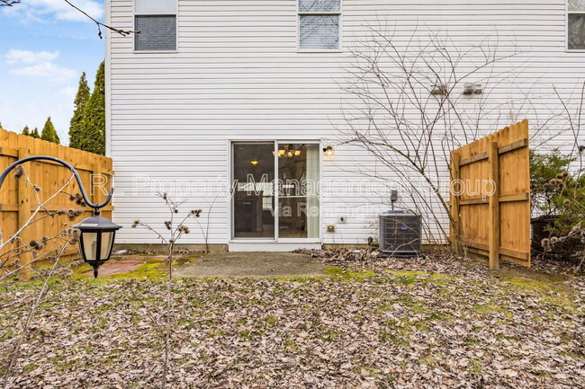 Building Photo - 1273 Grove Dr