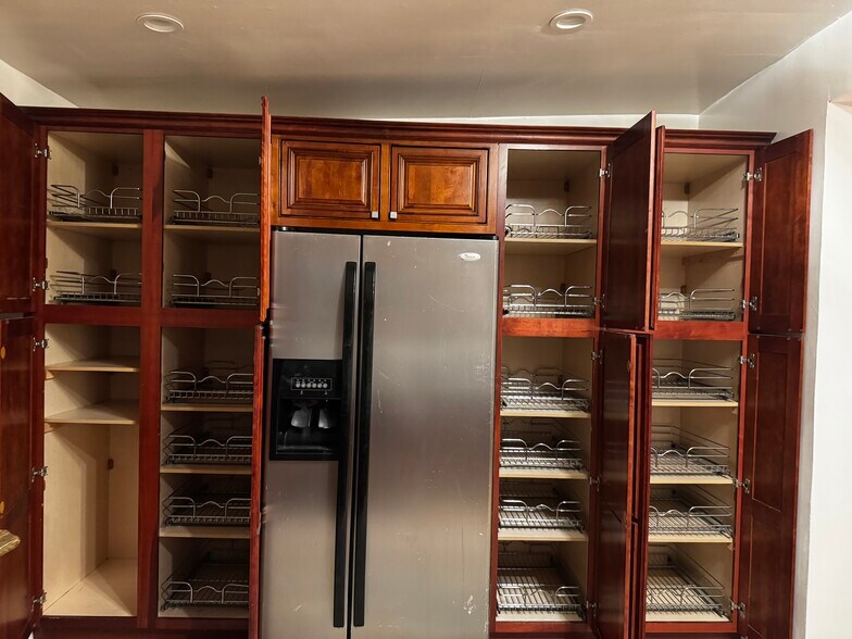 Kitchen cabinets - 8547 Airdrome St