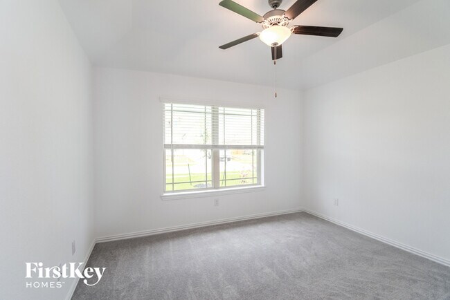 Building Photo - 15006 Lake Shore Ave