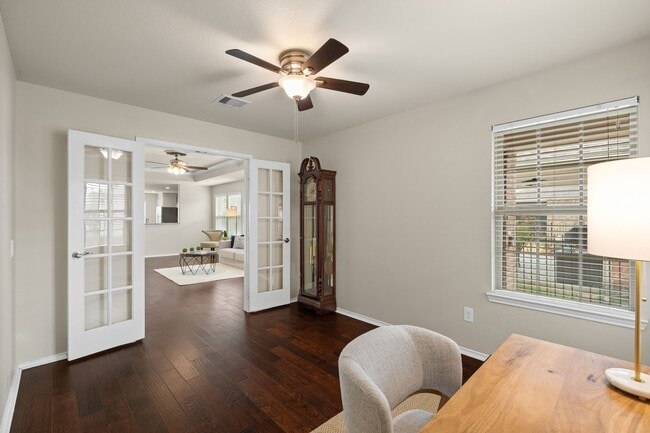 Building Photo - 2811 Cone Flower Dr
