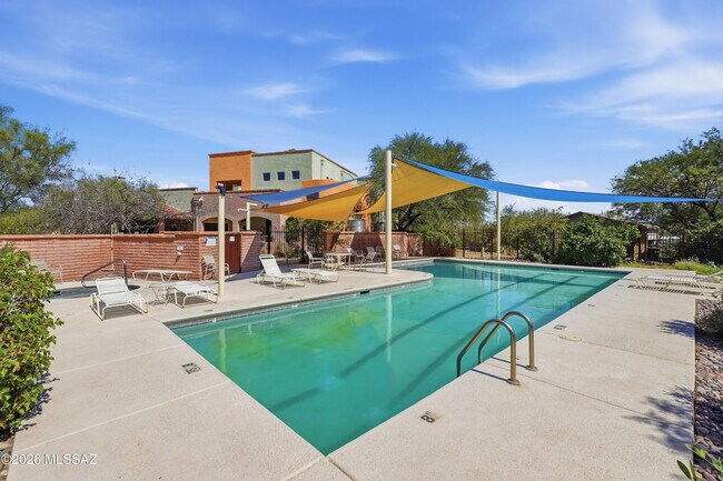 Building Photo - 4162 N Thurston Ln