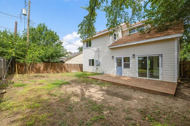 Building Photo - 2118 Zephyr Ln