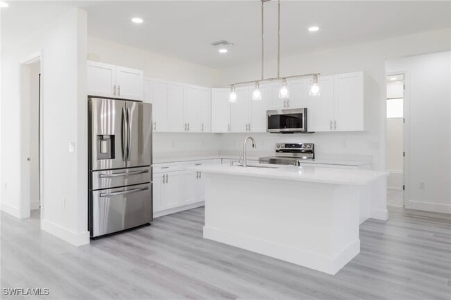 Building Photo - 714 Anaconda Ave S