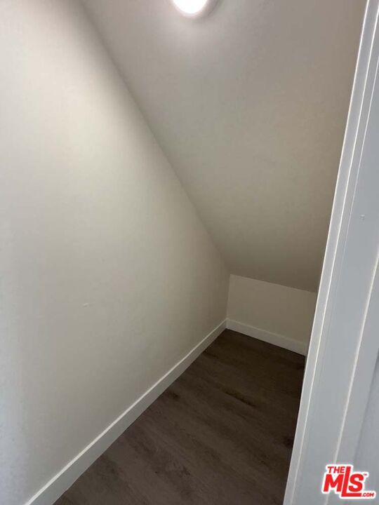 Building Photo - 915 Broadway St