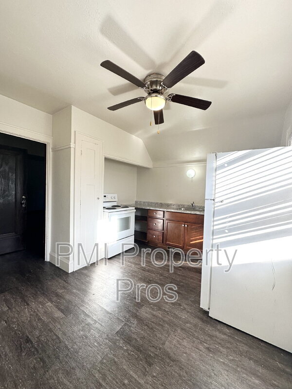 Building Photo - 3040A N 59th St