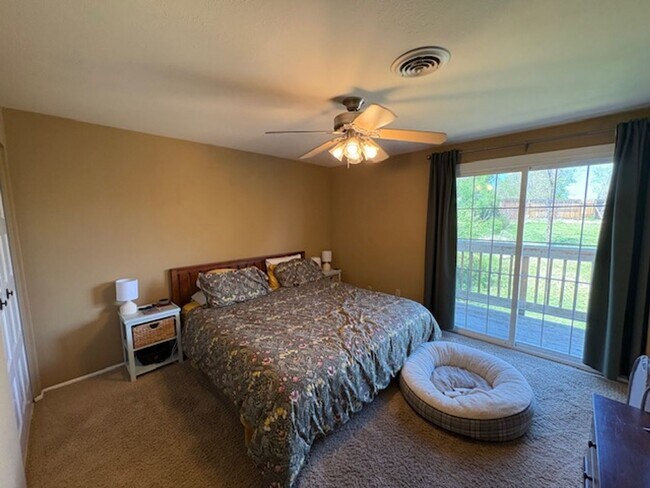 Building Photo - Fantastic 3 bed 2 bath home in Centennial ...