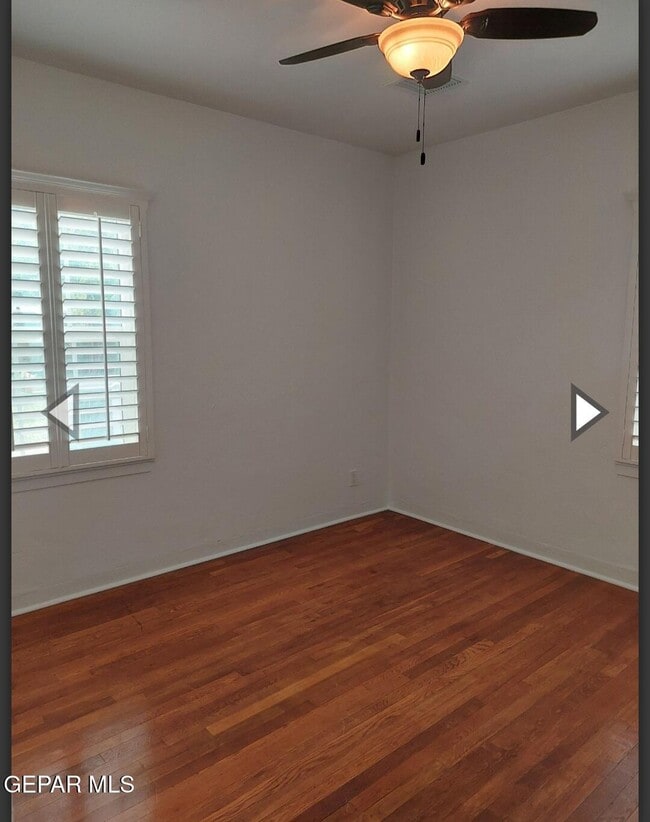 Building Photo - 301 Rose Ln