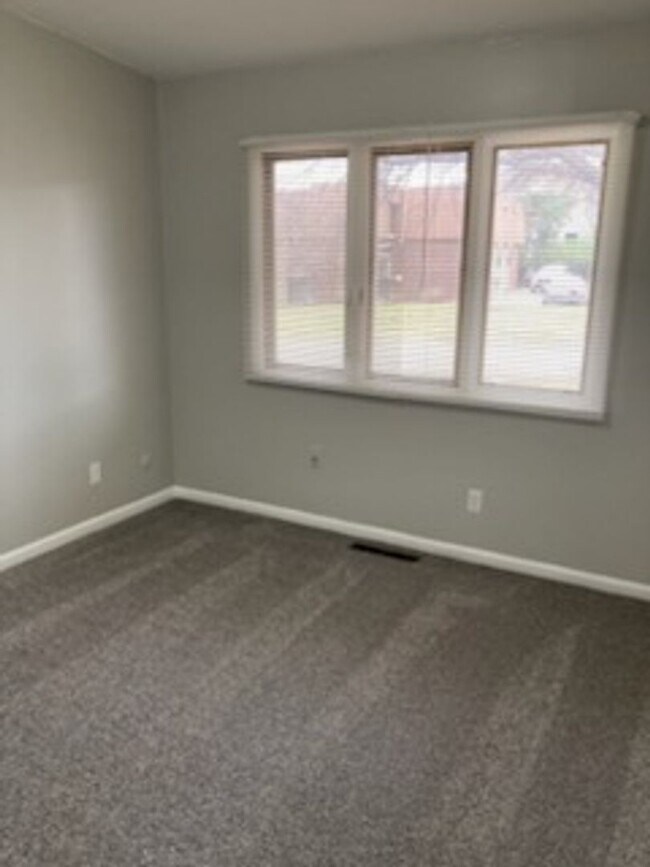 Building Photo - 3707 SW 29th Terrace