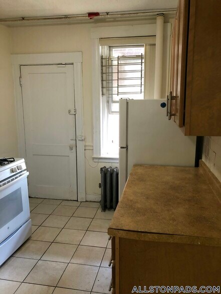 Building Photo - 15 Barrows St