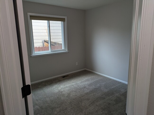 Building Photo - 2067 Woodpark Dr