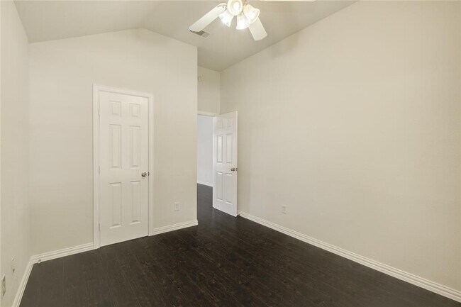 Building Photo - 229 River Basin Ln