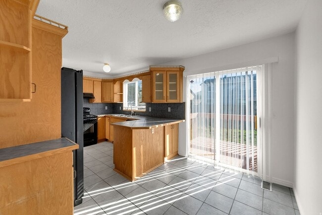 Building Photo - 6939 W 4065 S