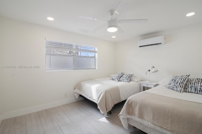 Building Photo - 1440 SE 15th St