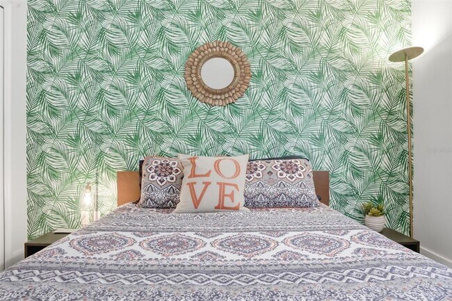 Building Photo - 1408 E Ridgewood St