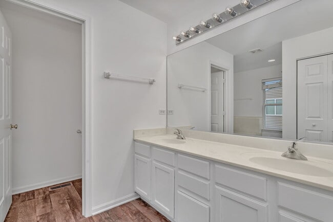 Building Photo - 1725 Wick Way