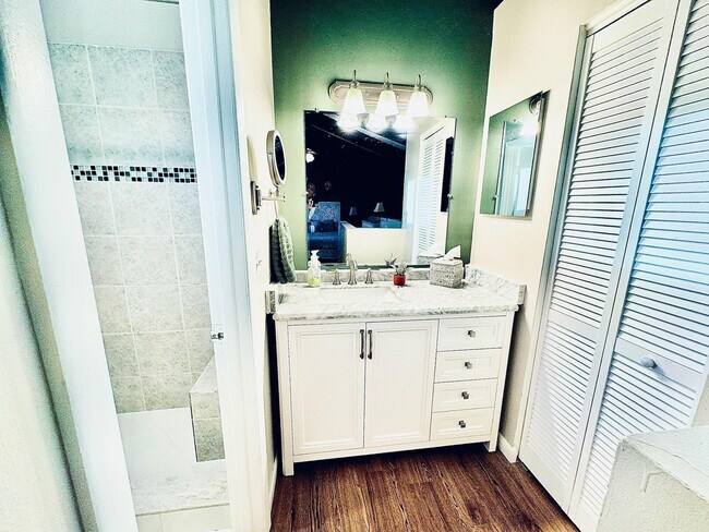 Building Photo - 2121 SW 82nd Ave