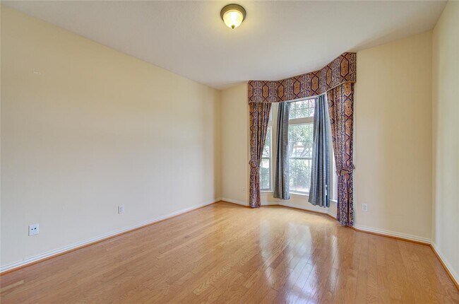 Building Photo - 11914 Newport Shore Dr