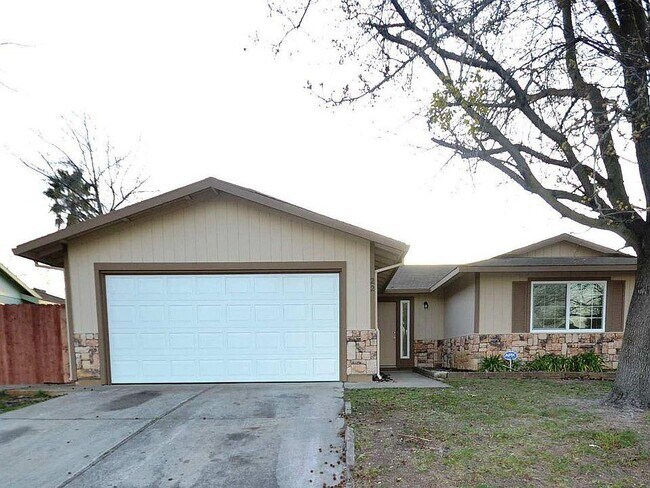 Primary Photo - 22 Tearpak Ct