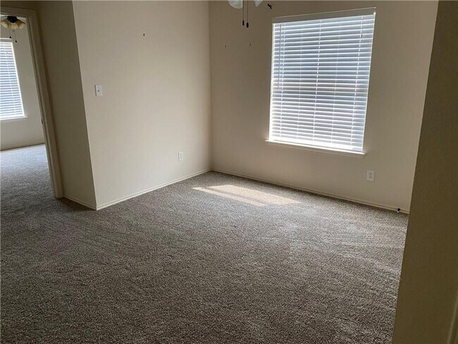 Building Photo - 1229 Vincent Pl