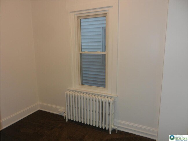 Building Photo - 1428 Center St