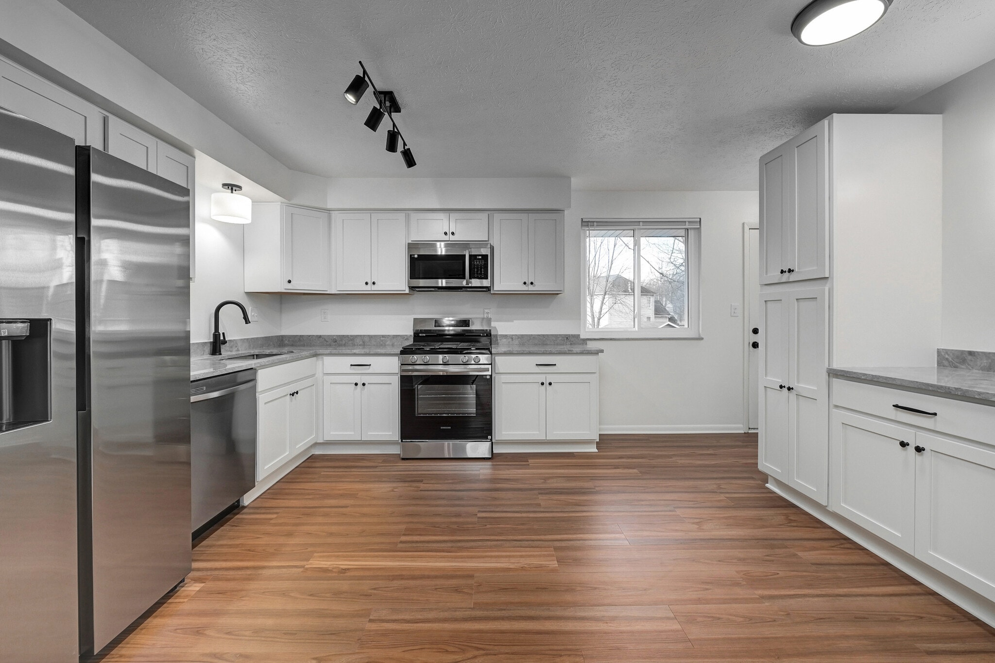 Building Photo - 2930 Northglen Dr