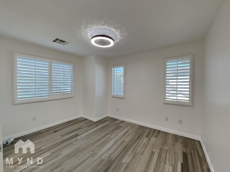 Building Photo - 9322 Boulder Opal Ave
