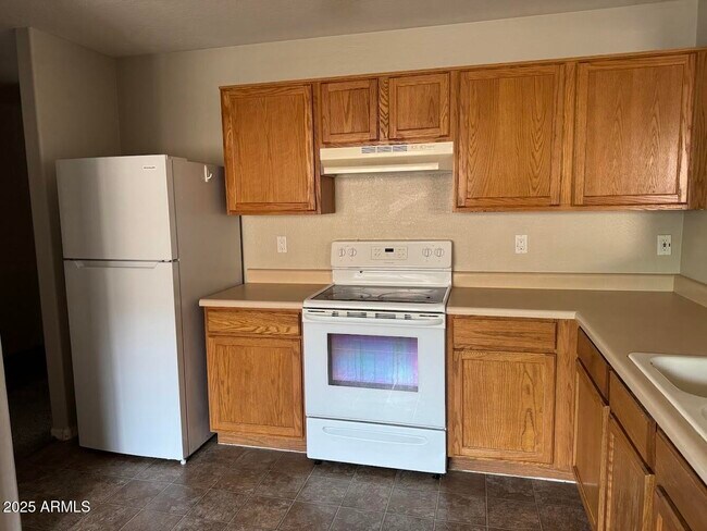 Building Photo - 3110 S 100th Ln