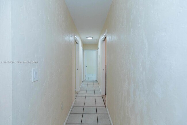 Building Photo - 1010 N 69th Way