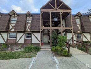 Building Photo - Charming 3/2 Condo In +55 Community Leesburg