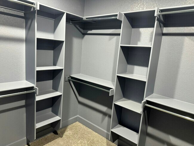 Building Photo - 3202 SW Lovely Ln