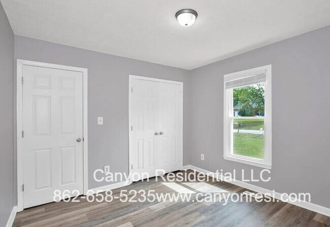 Building Photo - Beautiful home with 3 bedrooms!