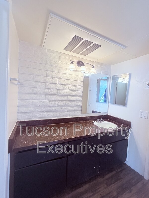 Building Photo - 20 N Leonora Ave