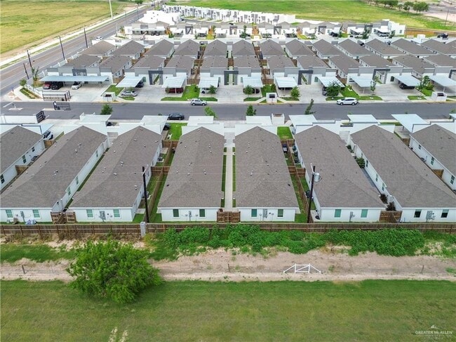 Building Photo - 17 S Colt Ln