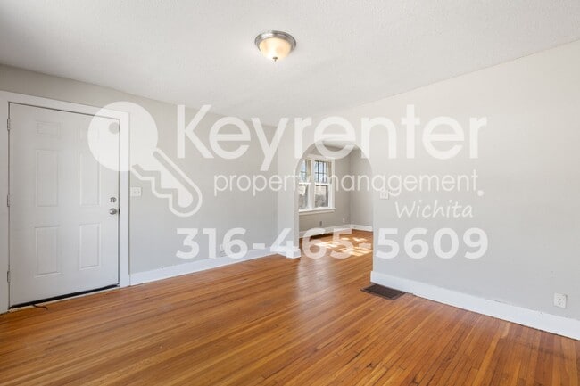 Building Photo - 1549 N Holyoke Ave