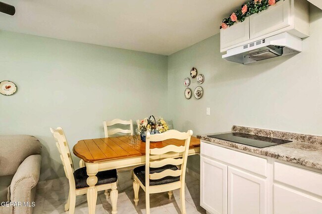 Building Photo - 619 E Nevada Ave