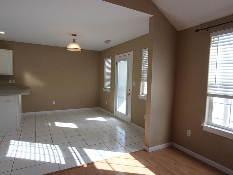 Building Photo - 502 Cheetah Dr