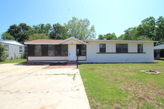 Building Photo - Flexible 3BR Home with Bonus Room, Covered Patio & Fully Fenced Yard