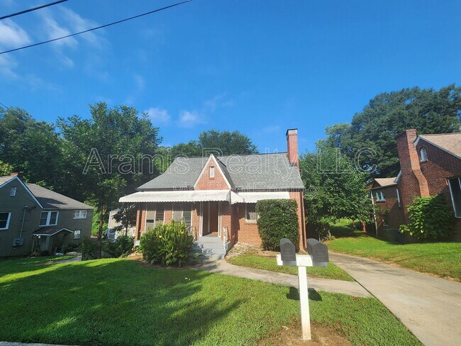 Primary Photo - 580 Holly St NW