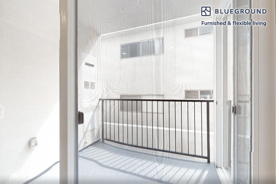 Building Photo - 1265 Barry Ave