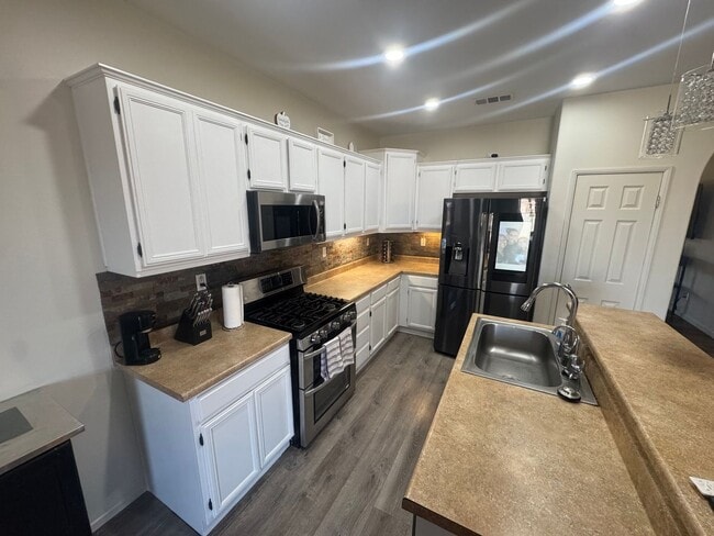 Building Photo - Beautiful Corner Lot