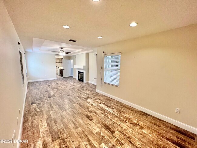 Building Photo - 75 Creek Bluff Way