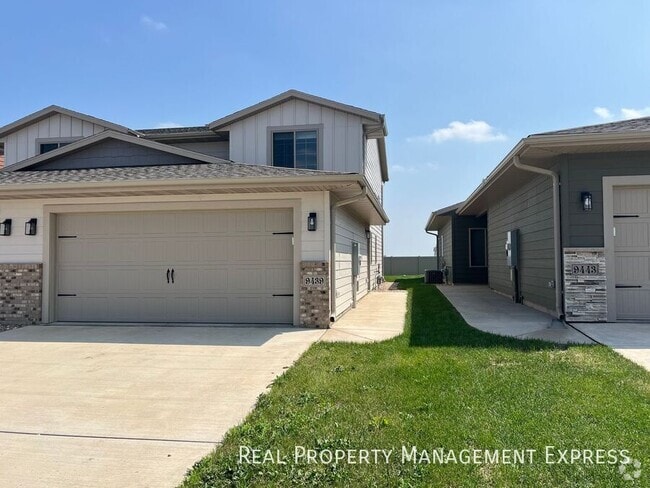 Building Photo - 9439 W Dolores Dr