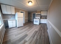 Building Photo - 189 Standish Ave