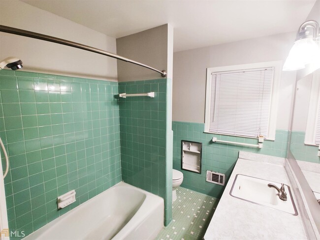 Building Photo - 522 Milligan Dr