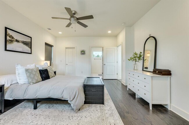 Building Photo - 1101 Euphoria Bend