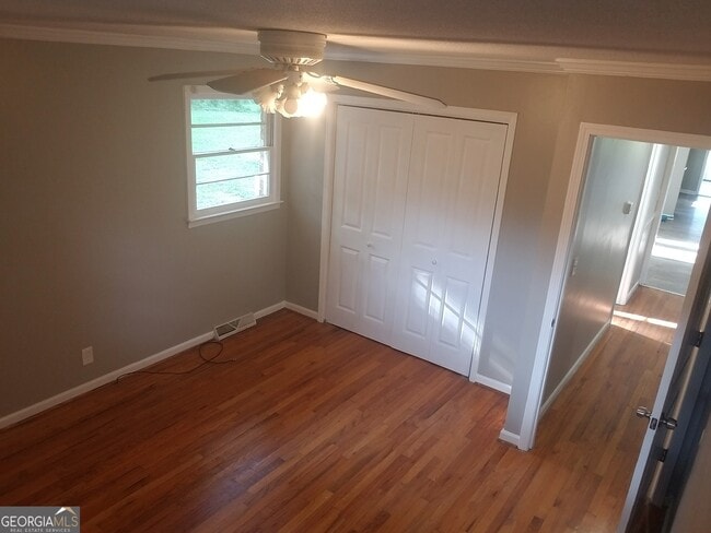Building Photo - 835 Shannon Cir NE