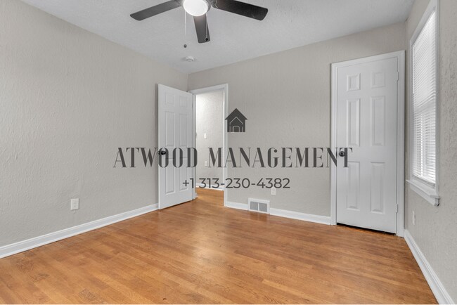 Building Photo - This beautifully updated 3-bedroom, 1-bath single-family home is ready for move-in!