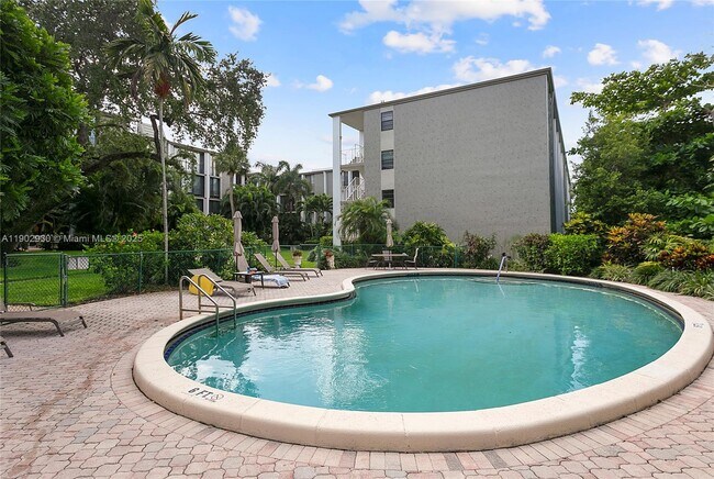 Building Photo - 501 SW 11th Pl